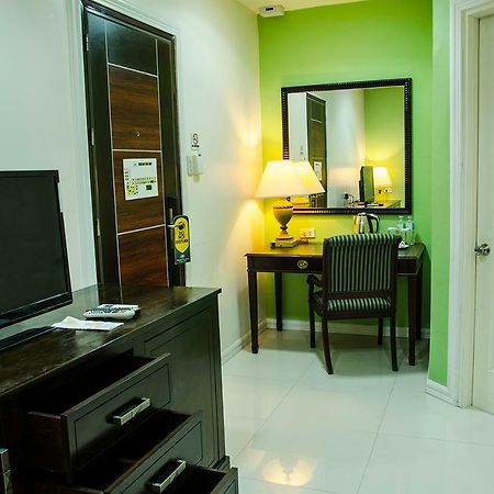 Dreamwave Hotel Santiago City of Santiago Exterior photo